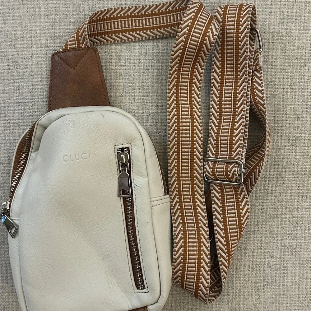 CLUCI Small Sling Vegan Leather Crossbody